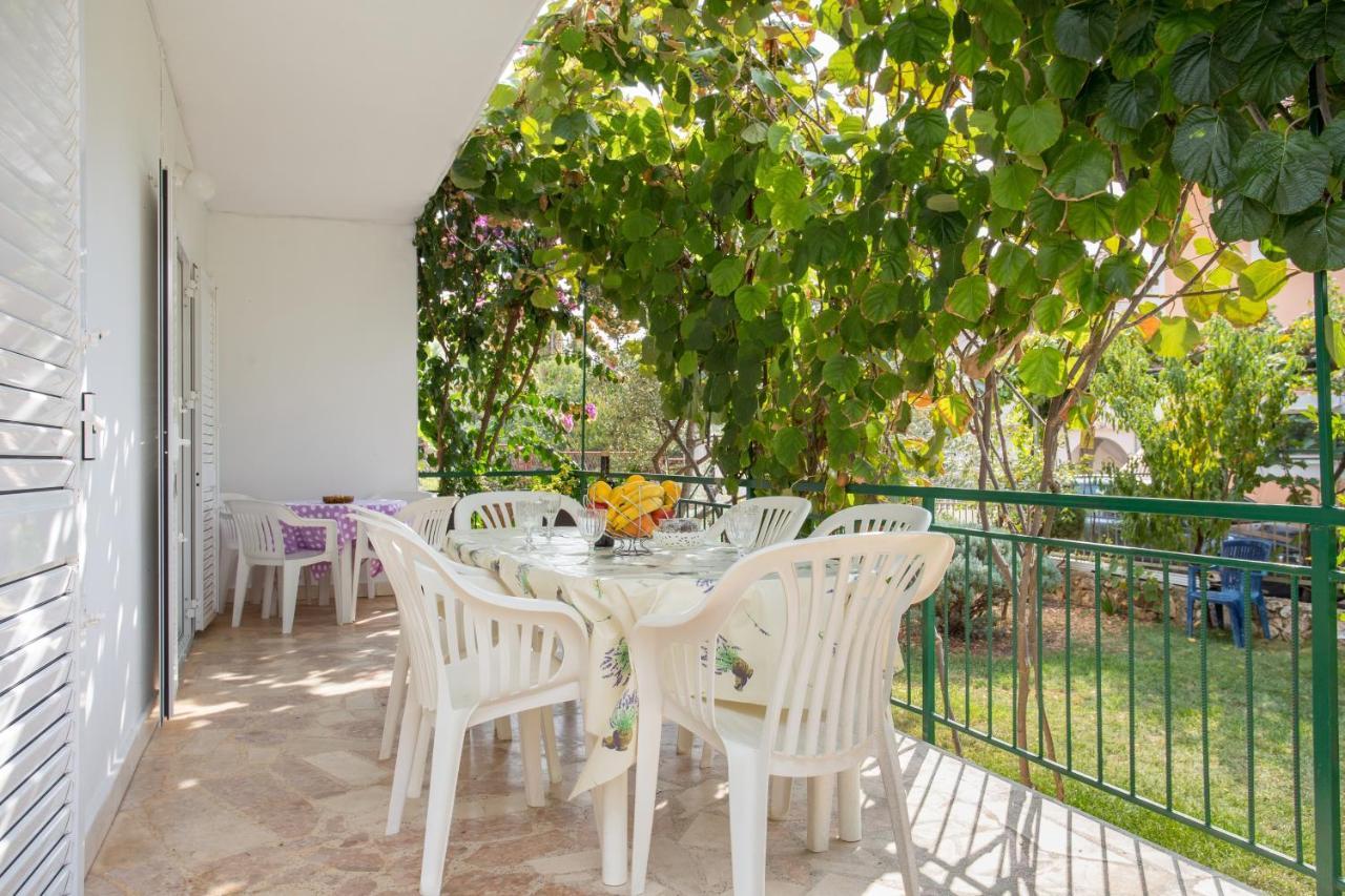 Seaside Holiday House Poljica, Trogir - 5161 Marina Zewnętrze zdjęcie