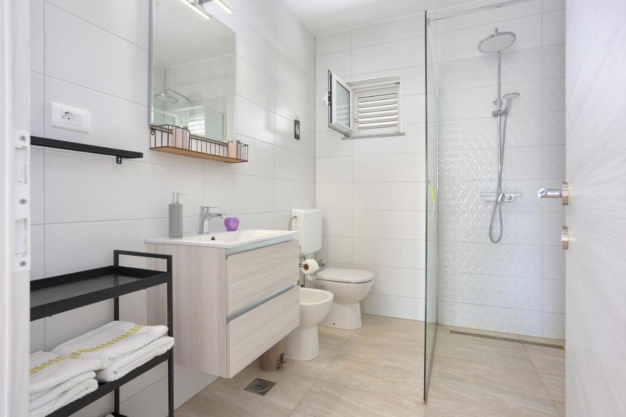 Seaside Holiday House Poljica, Trogir - 5161 Marina Zewnętrze zdjęcie
