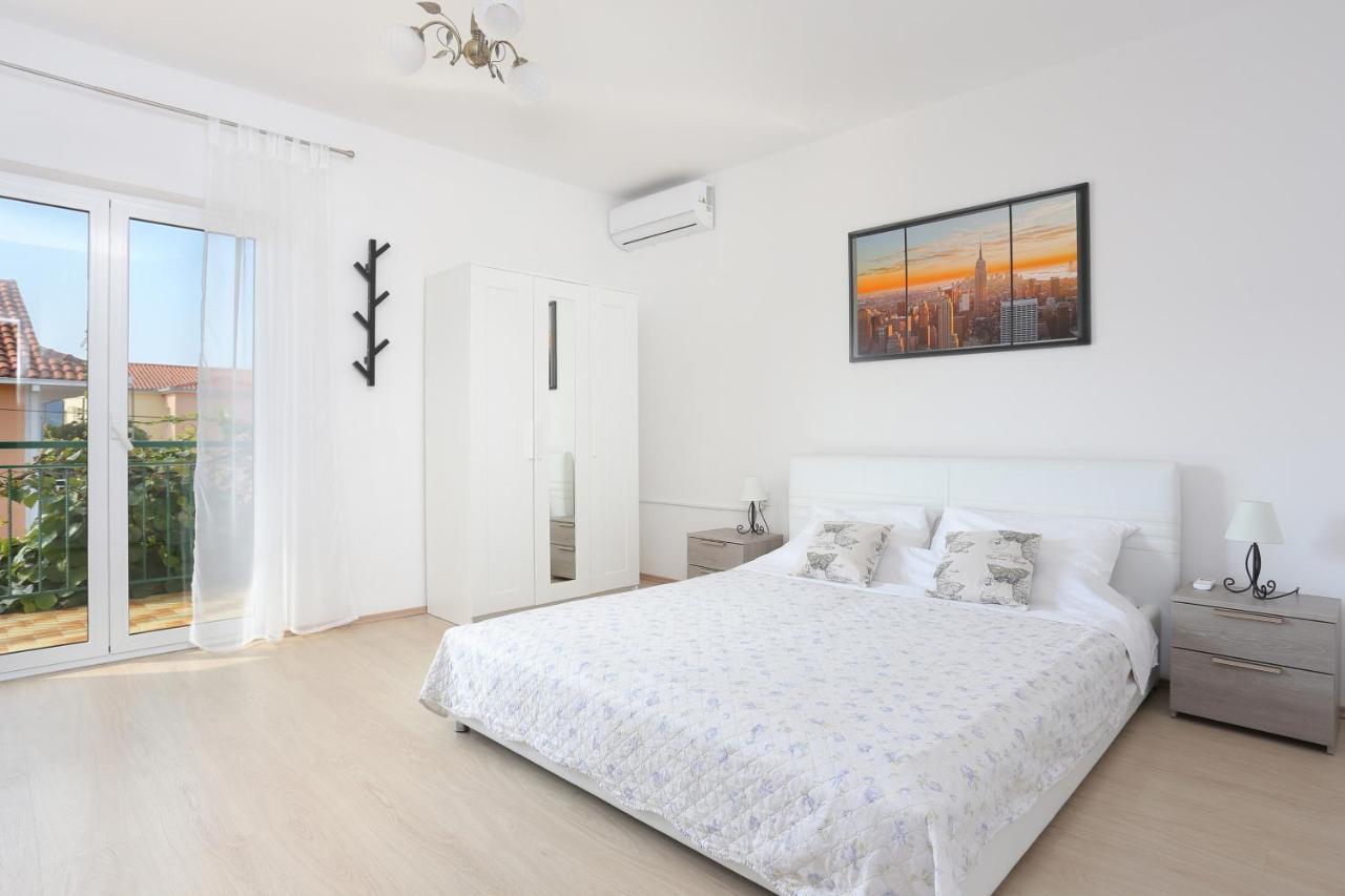Seaside Holiday House Poljica, Trogir - 5161 Marina Zewnętrze zdjęcie